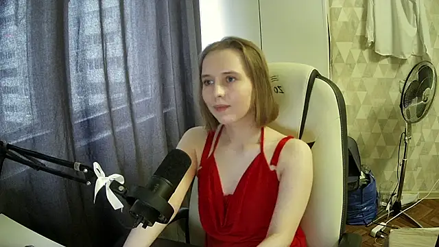 Snapshot of Mia_liss_ chatting on 05.28.26 Mia liss online show from 05.28.26