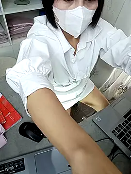 Julie-Rosee online show from 06.06.26