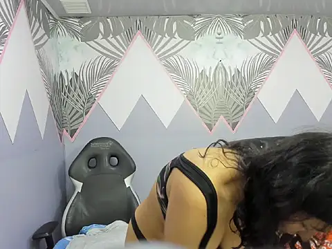 AuroraGreyy online show from 05.27.26