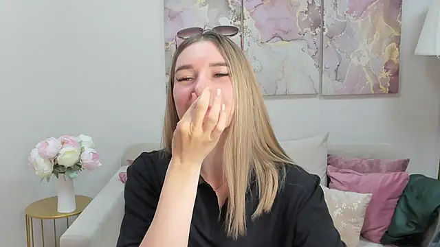 RoxyReignn online show from 06.18.26