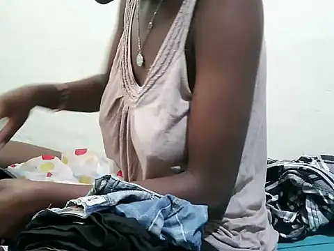 Snapshot of petite_lovy chatting on 07.18.26 petite lovy online show from 07.18.26