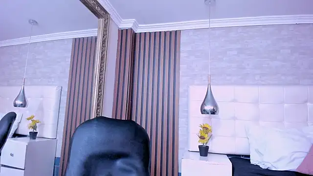 SofiaThoompson online show from 06.25.26