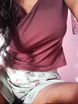 Snapshot of Miss_Inayat chatting on 05.28.26 Miss Inayat online show from 05.28.26