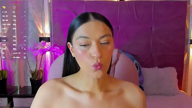 Snapshot of Stushaa chatting on 06.17.26 Stushaa online show from 06.17.26