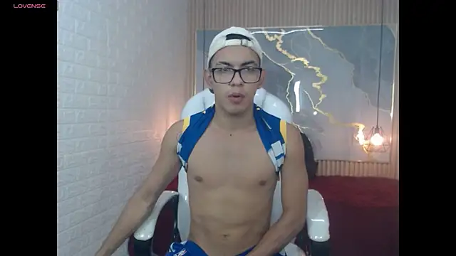 maximiliano hotdevil online show from 05.27.26