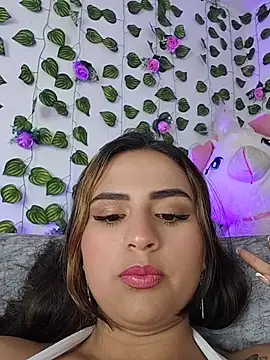 CarolinaGiraldo90 online show from 06.12.26