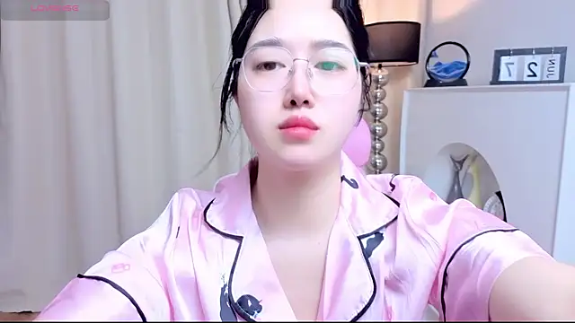 Snapshot of miuu6868 chatting on 06.28.26 miuu6868 online show from 06.28.26