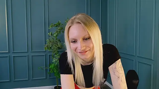 Snapshot of haleybooo chatting on 05.27.26 haleybooo online show from 05.27.26