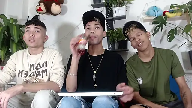STRANGER BOYS online show from 05.30.26