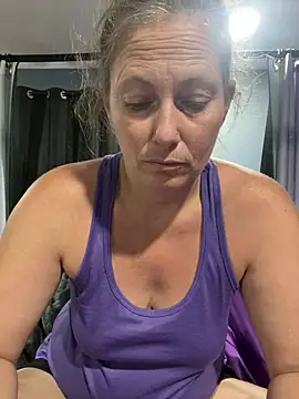 amberhotts2025 online show from 06.24.26