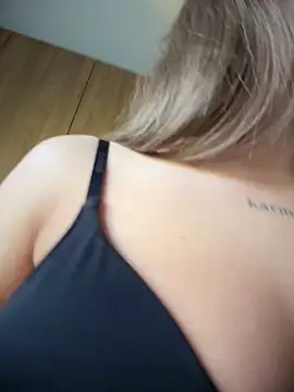 vanessabaddie online show from 06.03.26