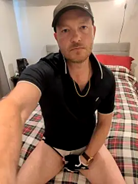 Snapshot of Straight_GuyUK chatting on 05.31.26 Straight GuyUK online show from 05.31.26