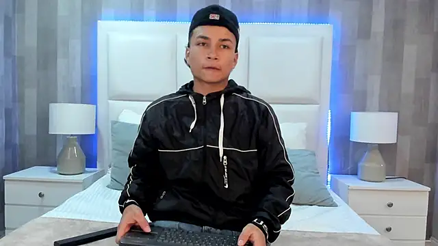 Snapshot of BlakeDam chatting on 06.20.26 BlakeDam online show from 06.20.26