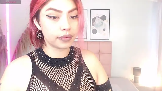 LilMoon  online show from 06.10.26