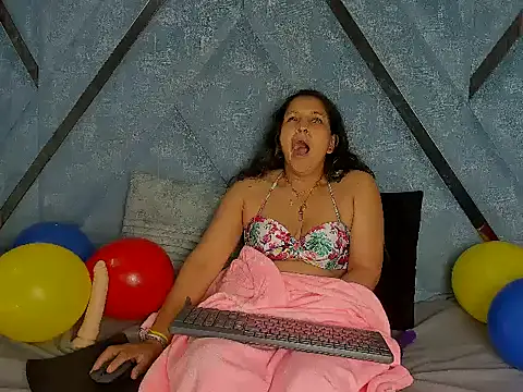 Danna Sg online show from 06.19.26