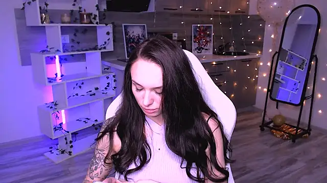 NicoleMerz online show from 05.30.26