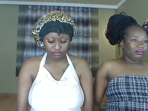 Snapshot of _Empress chatting on 05.29.26 Empress online show from 05.29.26
