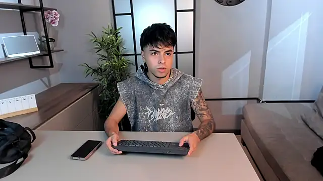 Snapshot of FedeViale chatting on 05.27.26 FedeViale online show from 05.27.26