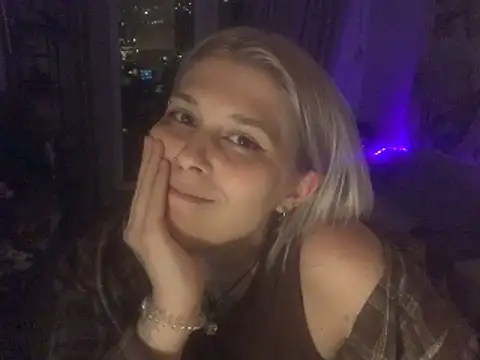 Ella Bloom online show from 05.29.26