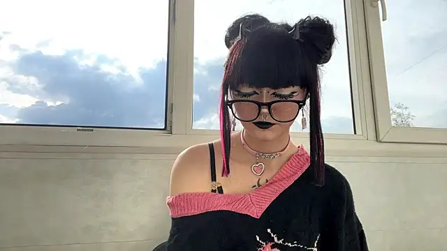 Snapshot of HolyCute chatting on 06.06.26 HolyCute online show from 06.06.26
