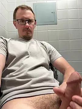 Snapshot of Hardpaul85 chatting on 06.05.26 Hardpaul85 online show from 06.05.26