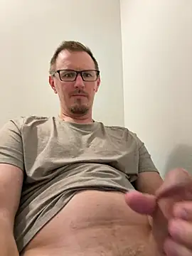 Snapshot of Hardpaul85 chatting on 07.04.26 Hardpaul85 online show from 07.04.26