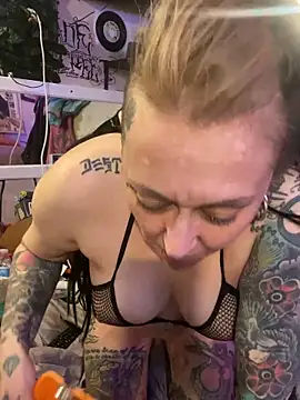 addiashtray online show from 05.30.26