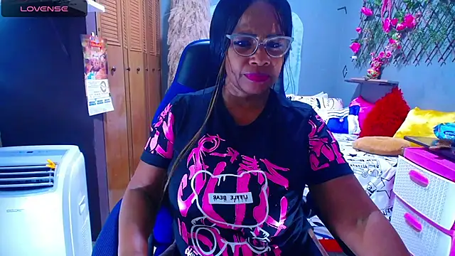 Snapshot of cairohot chatting on 01.12.25 cairohot online show from 01.12.25