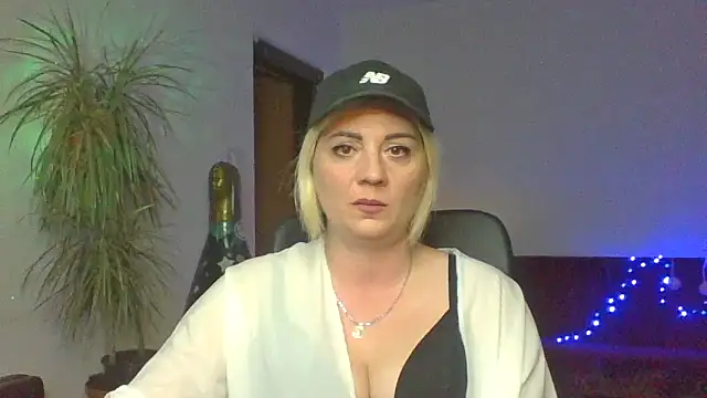 LunaaKiss online show from 08.07.26