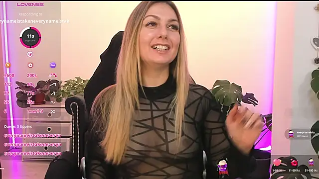LindaWhite  online show from 12.10.24