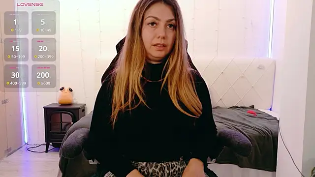 LindaWhite  online show from 03.26.26