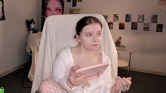 Snapshot of Kylie-Voss chatting on 06.04.26 Kylie-Voss online show from 06.04.26