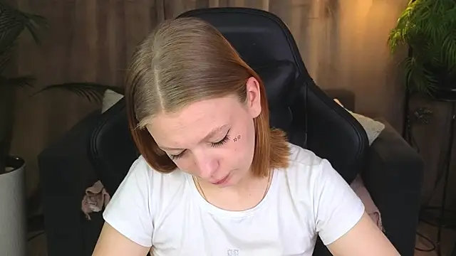 Snapshot of BeatriceLoven chatting on 07.06.26 BeatriceLoven online show from 07.06.26