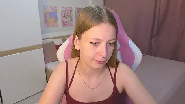 Snapshot of BeatriceLoven chatting on 07.18.26 BeatriceLoven online show from 07.18.26