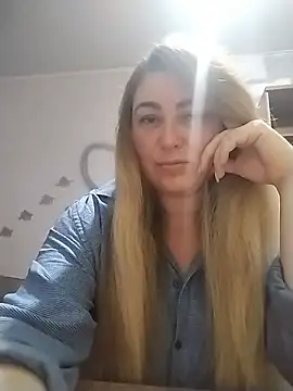 Snapshot of AngelWhite008 chatting on 06.19.26 AngelWhite008 online show from 06.19.26
