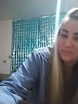 Snapshot of AngelWhite008 chatting on 07.26.26 AngelWhite008 online show from 07.26.26