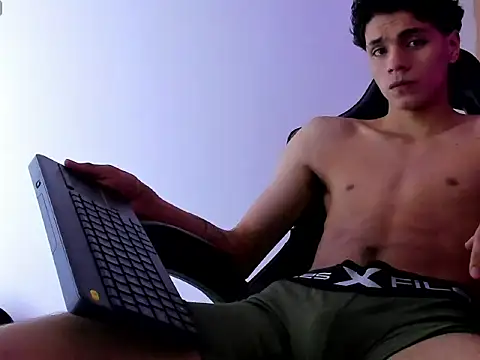 Snapshot of Ithan_Hott chatting on 06.03.26 Ithan Hott online show from 06.03.26