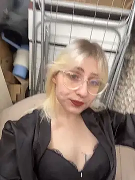Snapshot of xp_blondie chatting on 06.05.26 xp blondie online show from 06.05.26