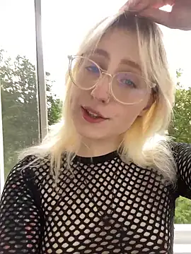 Snapshot of xp_blondie chatting on 06.18.26 xp blondie online show from 06.18.26