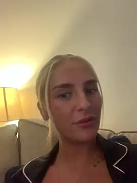 Millymae  online show from 06.12.26