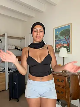 Snapshot of nadiabnssd chatting on 07.16.26 nadiabnssd online show from 07.16.26