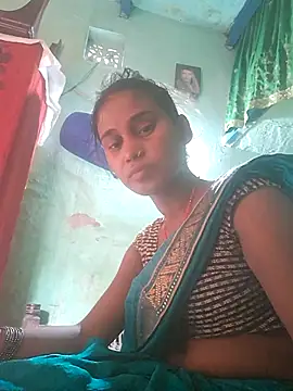 Snapshot of desiwife123coupl chatting on 07.28.26 desiwife123coupl online show from 07.28.26
