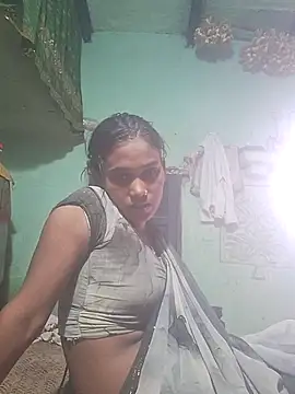 Snapshot of desiwife123coupl chatting on 07.29.26 desiwife123coupl online show from 07.29.26