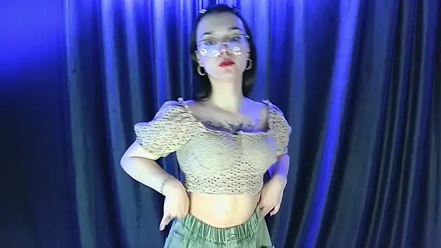 Snapshot of MilaHoleen chatting on 06.02.26 MilaHoleen online show from 06.02.26