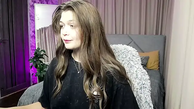 Snapshot of AliceeJin chatting on 07.25.26 AliceeJin online show from 07.25.26