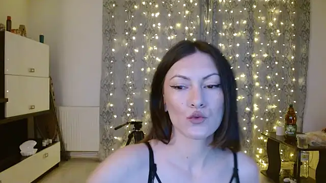 Snapshot of LoraBelle12 chatting on 06.09.26 LoraBelle12 online show from 06.09.26