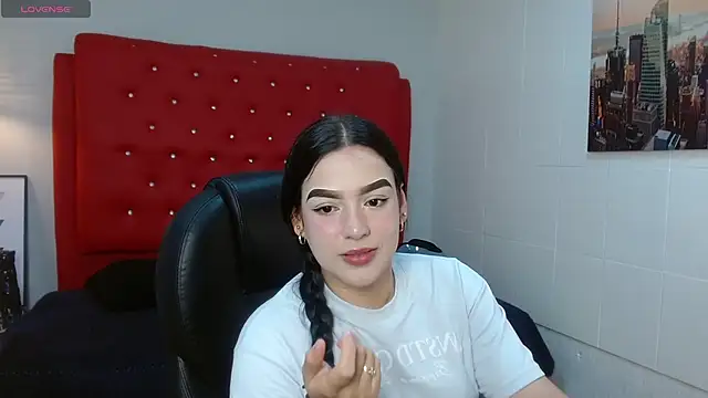 jenn pink online show from 06.04.26
