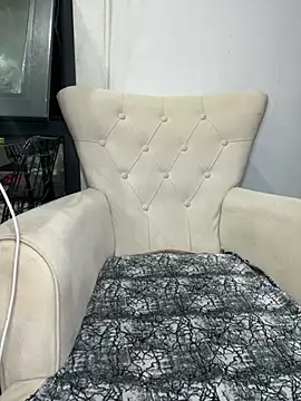 Snapshot of ParlaSara chatting on 07.18.26 ParlaSara online show from 07.18.26