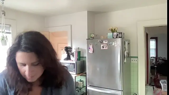 Snapshot of maddiliz chatting on 01.16.25 maddiliz online show from 01.16.25