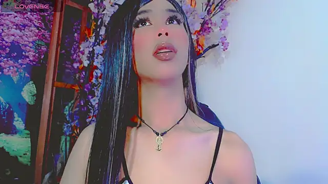 Snapshot of Honey_Balenciaga chatting on 06.18.26 Honey Balenciaga online show from 06.18.26